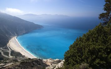 Εγκληματικό το νομοσχέδιο για τις ακτές μας